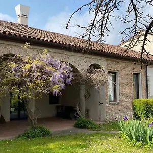 https://agriturismo-borgo-buzzaccarini-rocca-di-castello.hotelinveneto.com