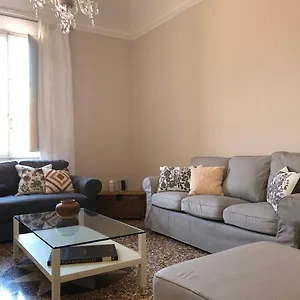 https://casa-galliera-bologna-centro.emilia-romagnahotels.net