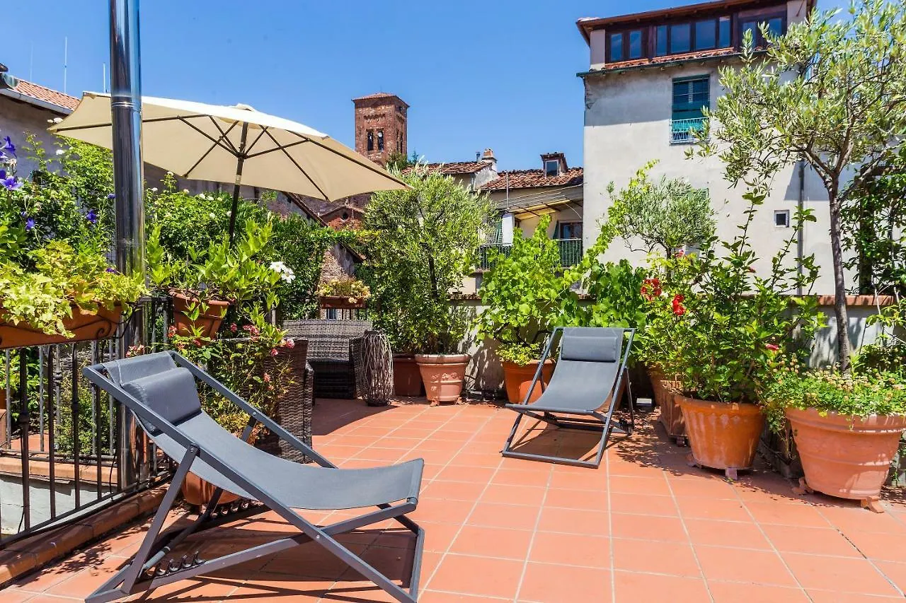 Apartment Appartamento La Terrazza Lucca